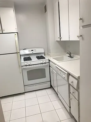 Rented by Carlyle Property Management | media 7