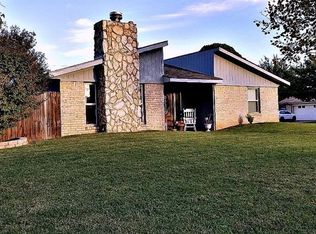 900 Village Dr, Altus, OK 73521