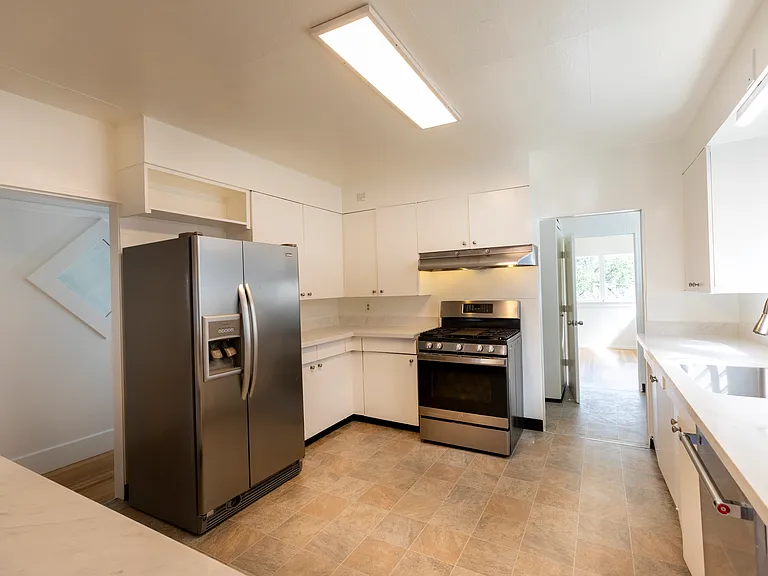 373 Moraga Ave — Photo 25