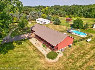 5726 Buell Rd, Vassar, MI 48768