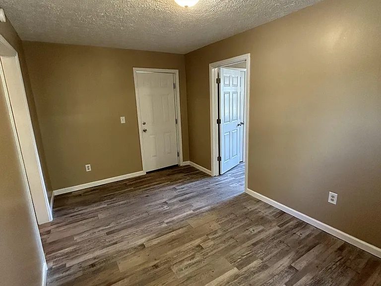 1528 Lynn Garden Dr #7 — Photo 3