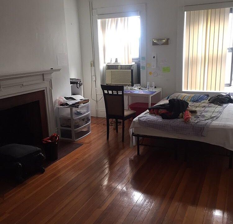 2nd image of 172 Hemenway St #4S
