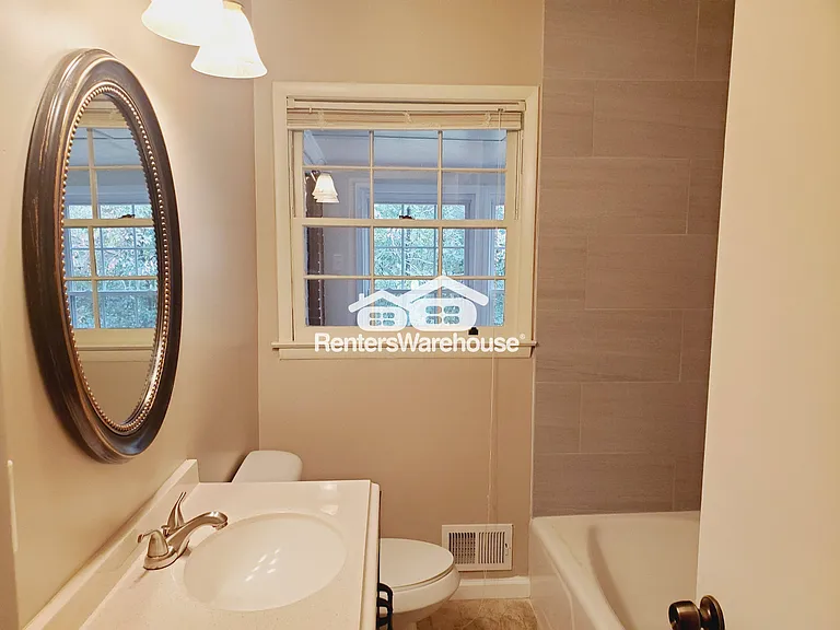 2020 Annette Ln — Photo 9