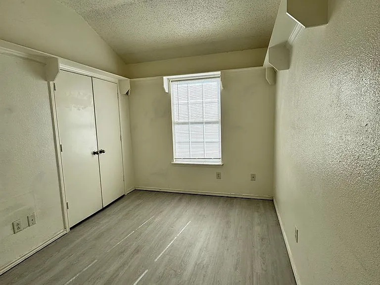 6130 Avenue P — Photo 11
