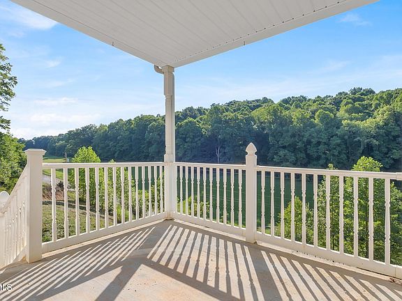 2nd image of 309 Willow Springs Dr