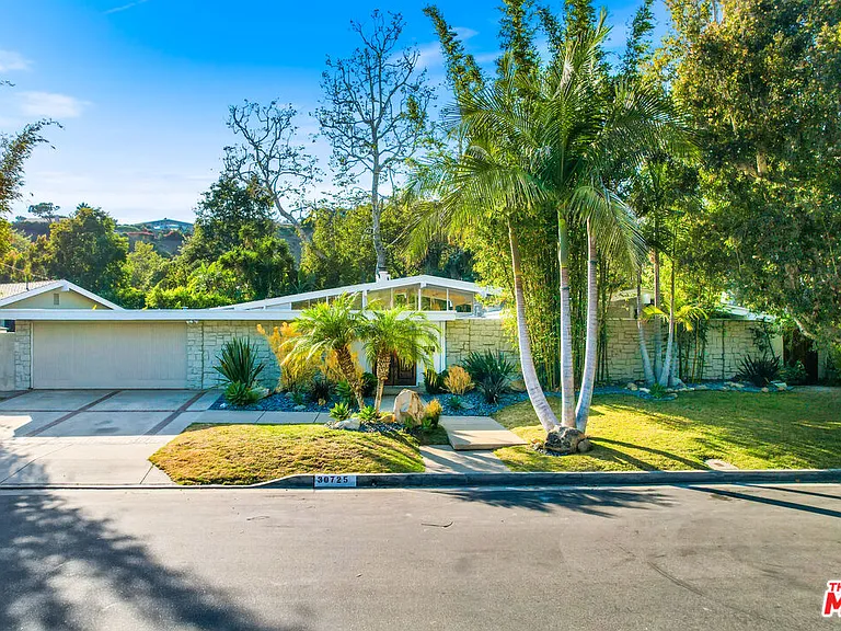 30725 Manzano Dr — Photo 4