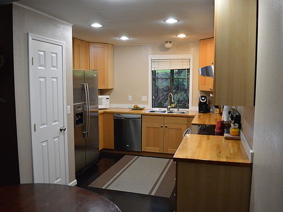 Kitchen w/ open floor plan