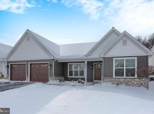 2097 Hill Side Dr, Mechanicsburg, PA 17055