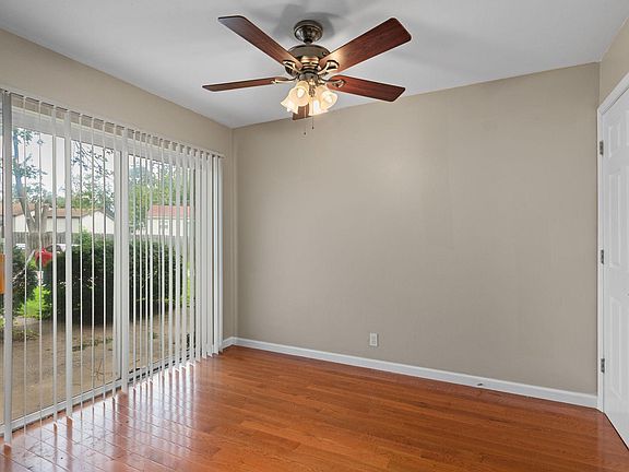 5th image of 7403 Burcke Dr