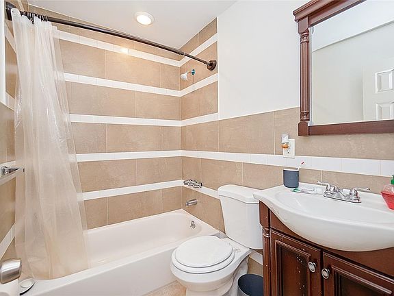 5th image of 15319 78th St APT B