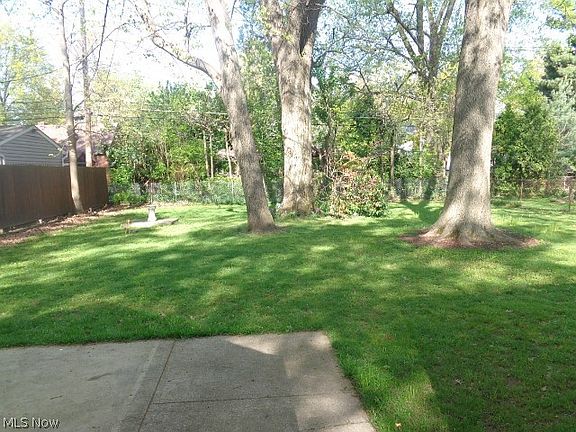 3rd image of 5840 Queens Hwy