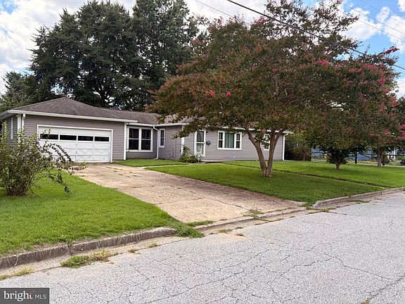 4th image of 36 Klessel Ave