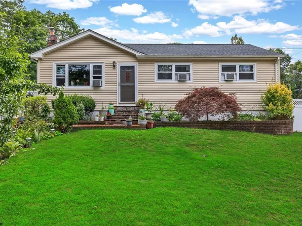 110 Ohls St Street, Patchogue, NY 11772