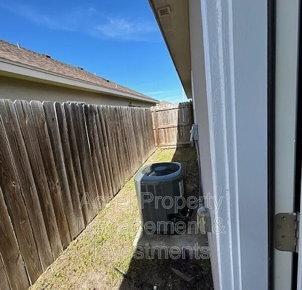 413 Downing Ave #2 — Photo 17