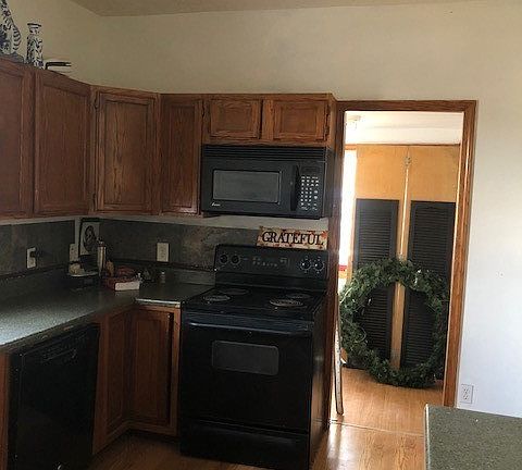 5th image of 311 Pleasant Ave