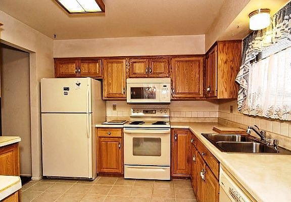 4th image of 1565 Hathaway Dr