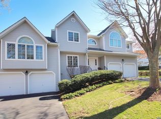 11 Bradshaw Ct, Hillsdale, NJ 07642