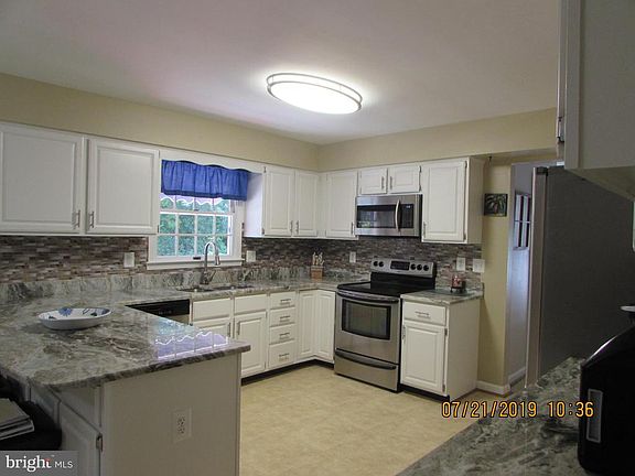 5th image of 1100 Ontario Ct
