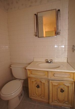5th image of 810 S 49th St APT D