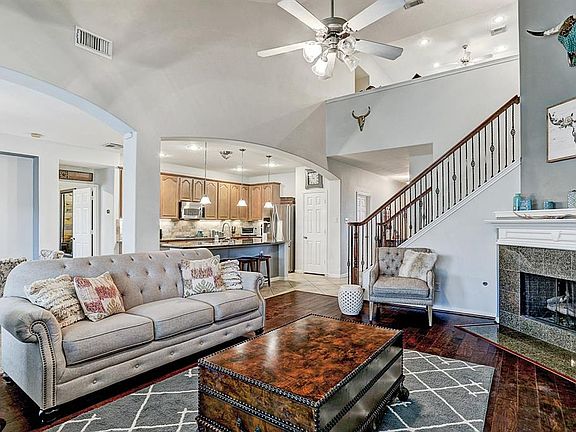 4th image of 512 White Oak Pointe