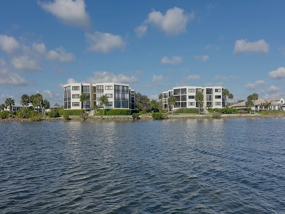 1st image of 9612 Riverside Dr #203