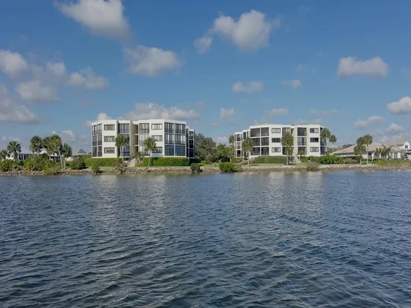 9612 Riverside Dr #203, Sebastian, FL 32958