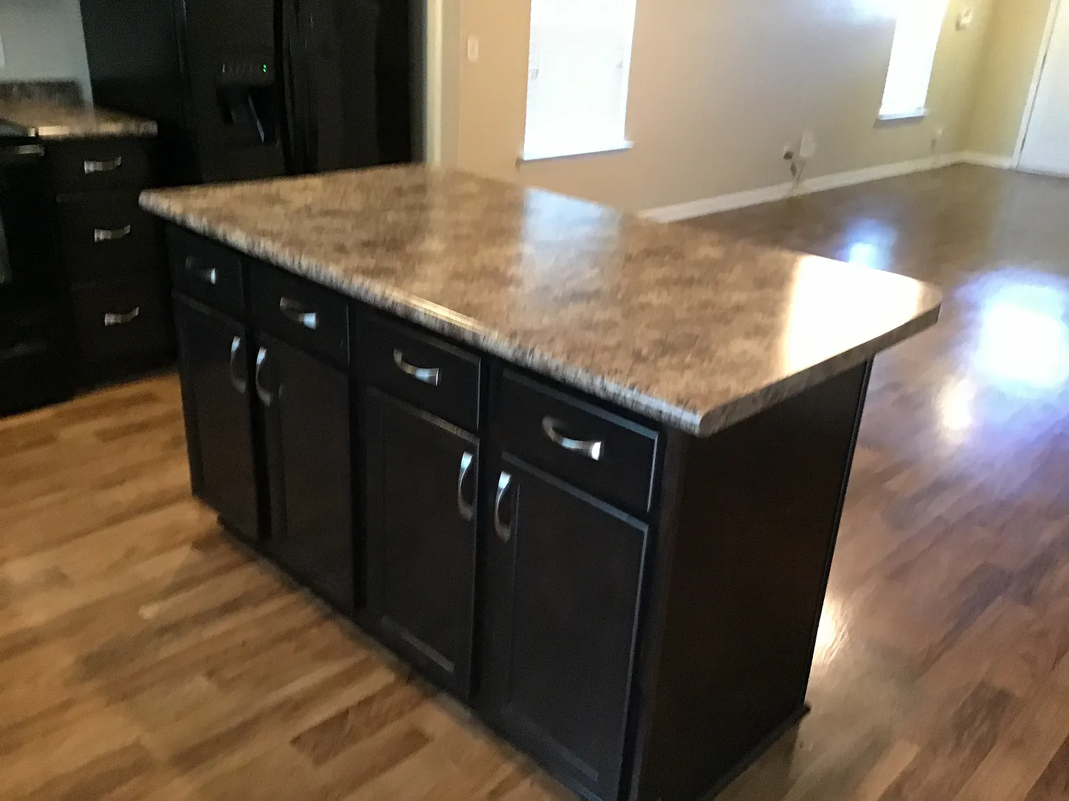 4 bed, 2.5 bath, 1924 sqft, $2,315 — Photo 2