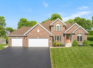 9899 Rambouillet Rdg, Roscoe, IL 61073