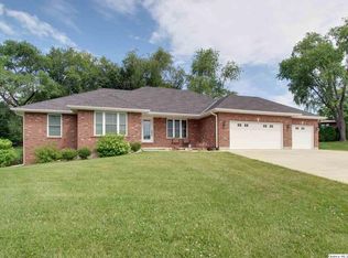 3203 Coral Dr, Quincy, IL 62301