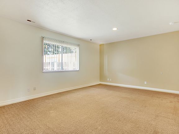 5th image of 7807 193rd Ave E