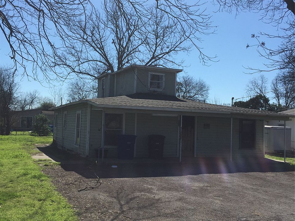 1st image of 838 Keats St