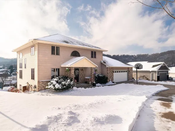 203 Eagles Bluff ROAD, La Crescent, MN 55947