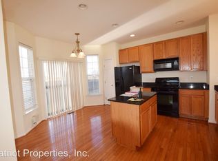 501 Edmonton Ter NE, Leesburg, VA 20176