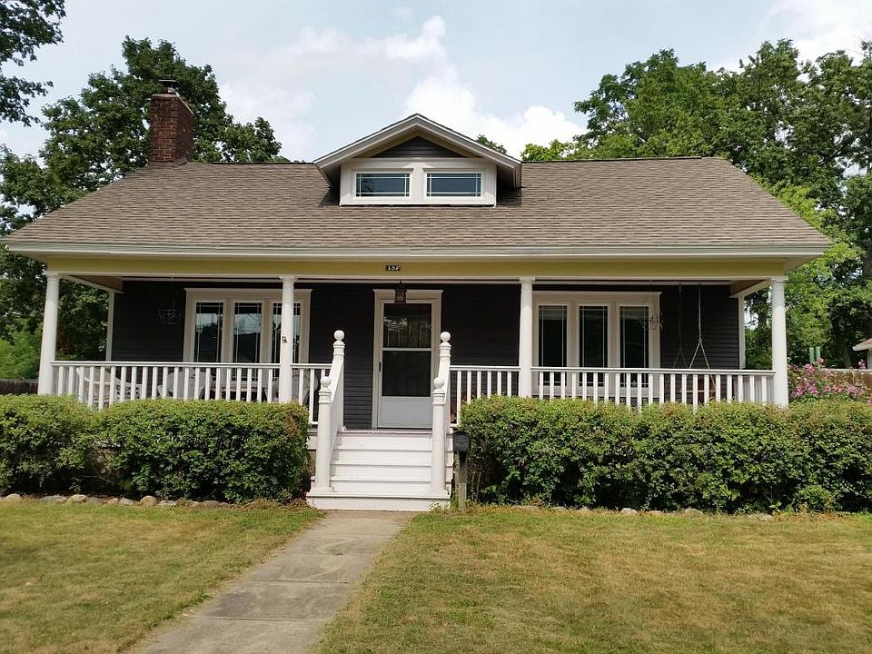 1st image of 421 E Lovett St