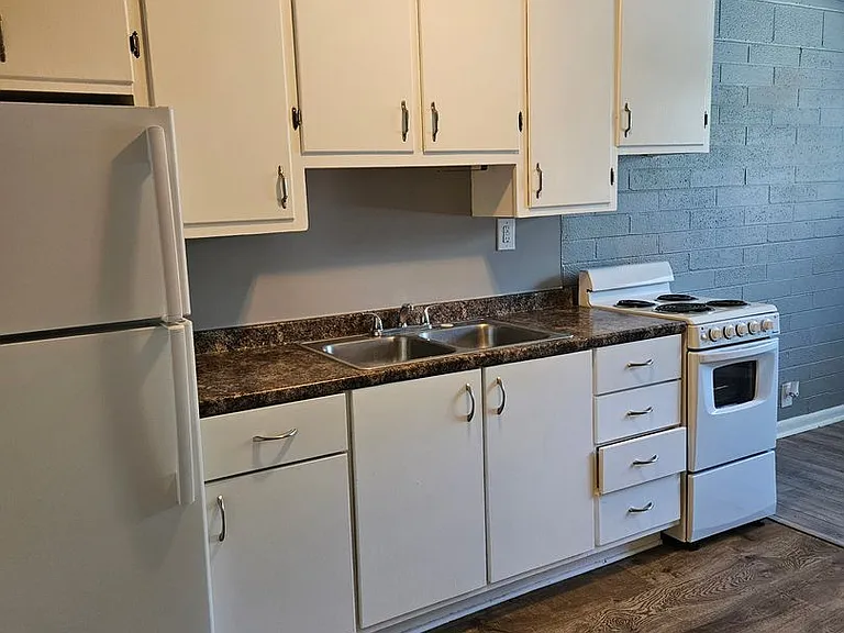 850 N Redwood Rd — Photo 5