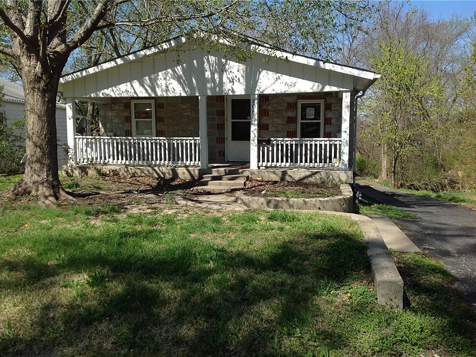 1st image of 806 S Carlisle Ave