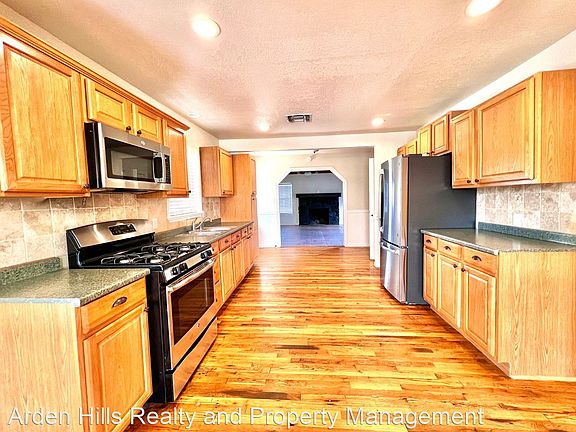 5th image of 936 Garden St Unit A