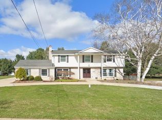 5342 Greenfield Rd, Brighton, MI 48114