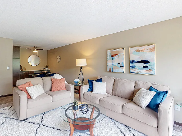Shoreview Grand — Photo 6