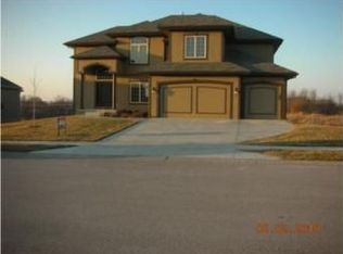 6708 NW 104th St, Kansas City, MO 64154