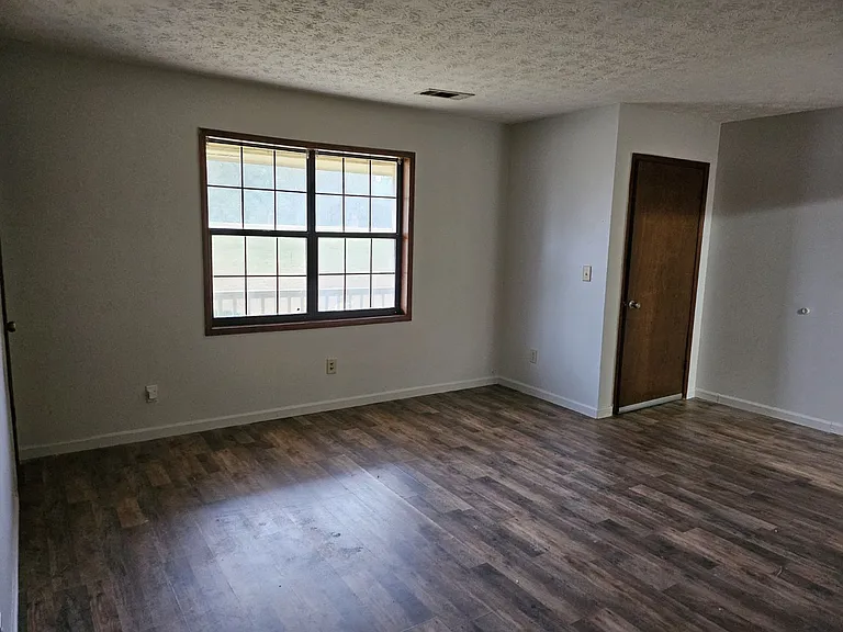 2835 Springdale Rd #B — Photo 2