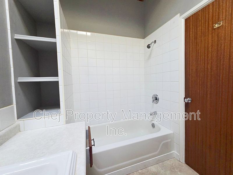 Edmonton House for rent - 4 Bedrooms — photo 9