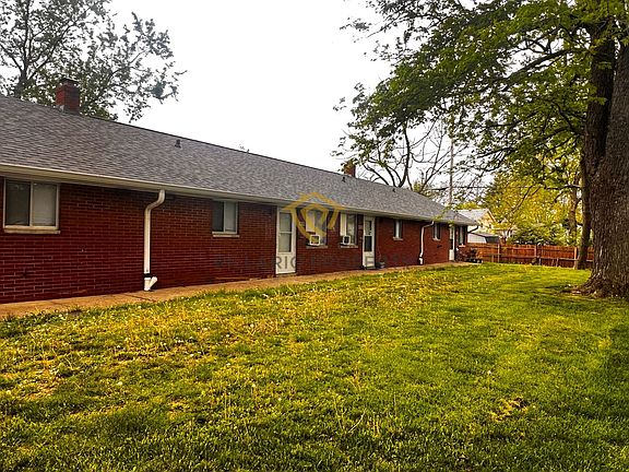 2nd image of 1424 Campbell Ave #1426