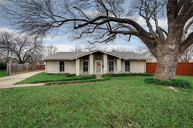 1st image of 500 Casa Bello Ct