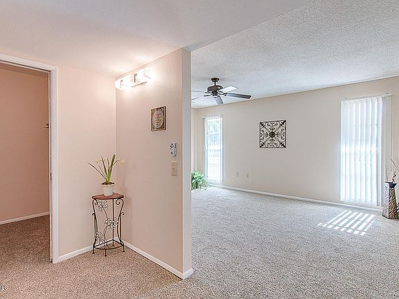 4th image of 12919 W Maplewood Dr