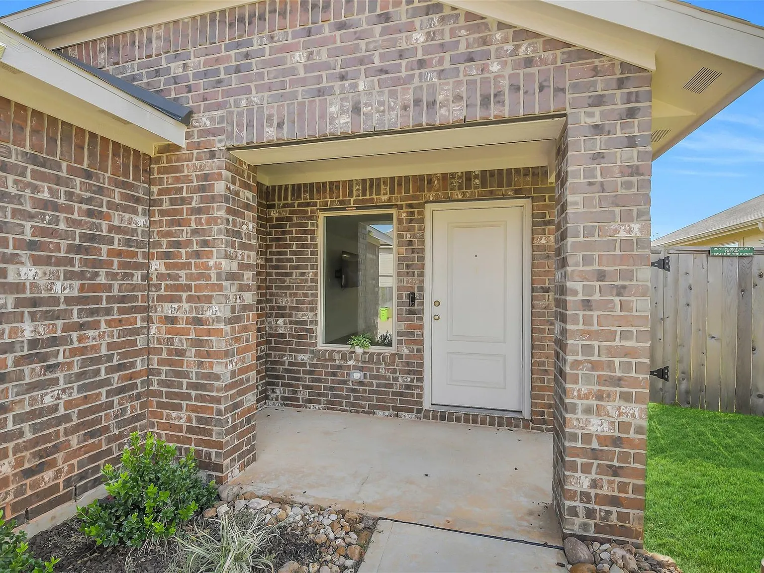 3 bed, 2.0 bath, 1250 sqft, $1,700 — Photo 3