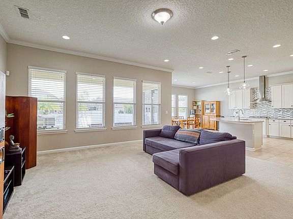 5th image of 206 Cameron Dr