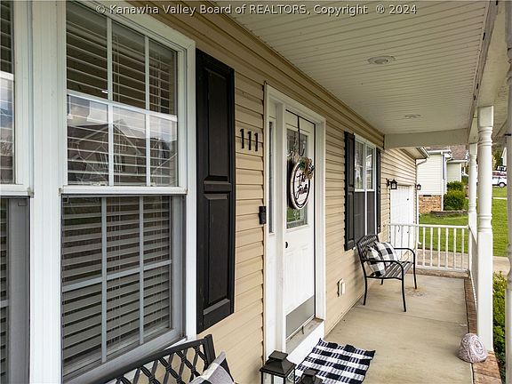 3rd image of 111 Prado Dr
