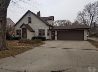 515 N Main St, Wapello, IA 52653