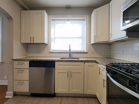 3rd image of 7752 Kingsbury Blvd #1305f2d5c
